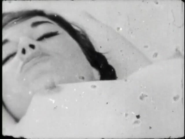 Vintage Usa: Compilație retro cu mame sexy care pozează goale și tachinează pula
