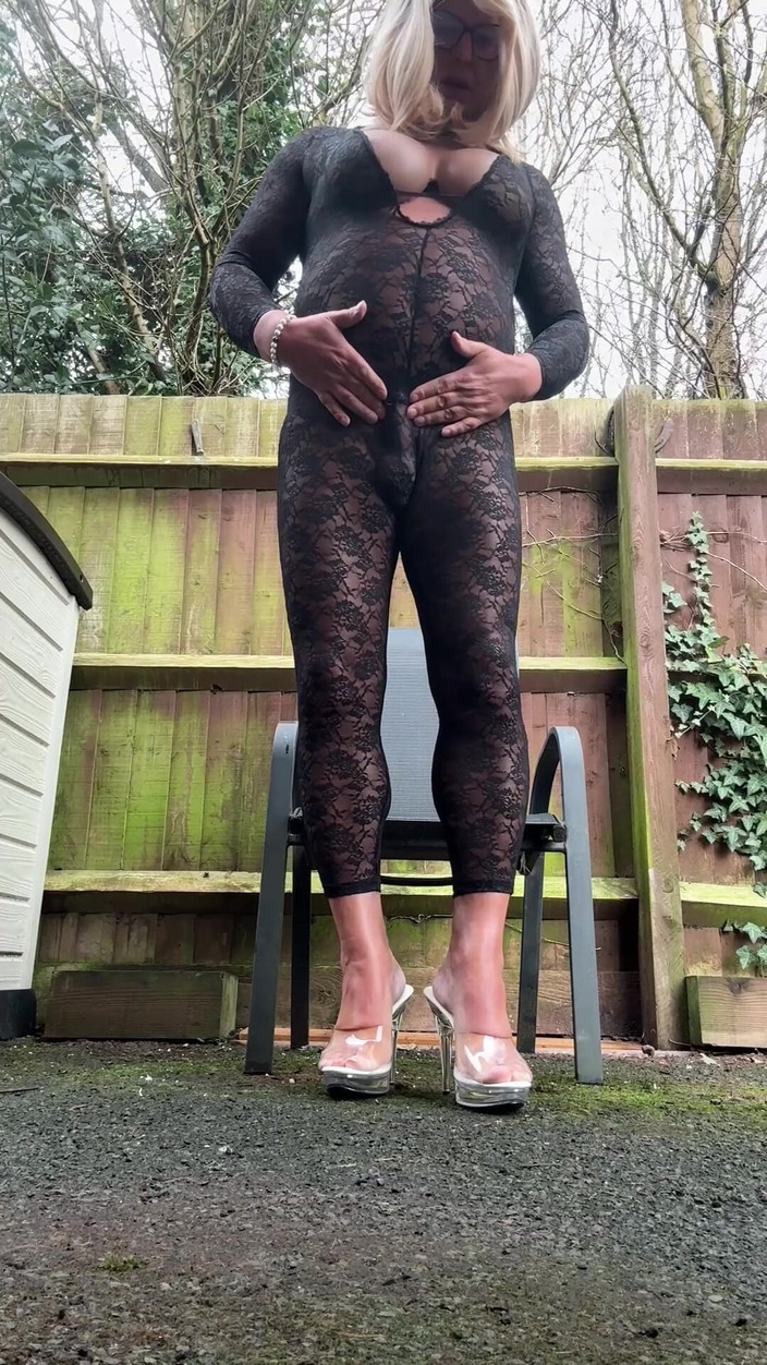 Kellycd2022: Sexy Crossdresser Kellycd2022 Peeing in Black Lace Catsuit and Stripper...