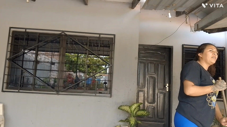 Kamila6922: Aku menyewa pembantuku untuk bersih-bersih rumahku dan ngentot memeknya habis-habisan