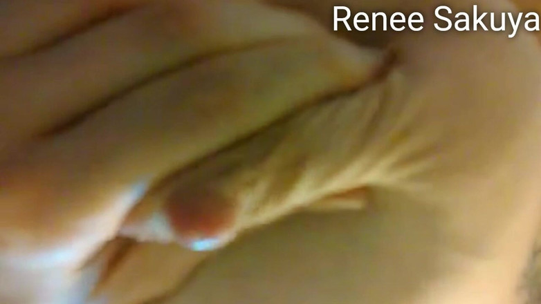 Renee Sakuya: Выдавливание грудного молока