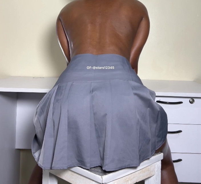Its Nyota: Mini Skirt Orgasme Tanpa Seluar Dalam
