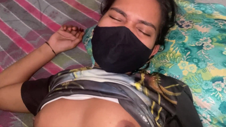 Hotgirl9: Nevlastní bratr udělal nevlastní sestru nahou a ošukal ji