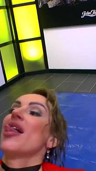 Anální šukání rimming a chcaní na ni