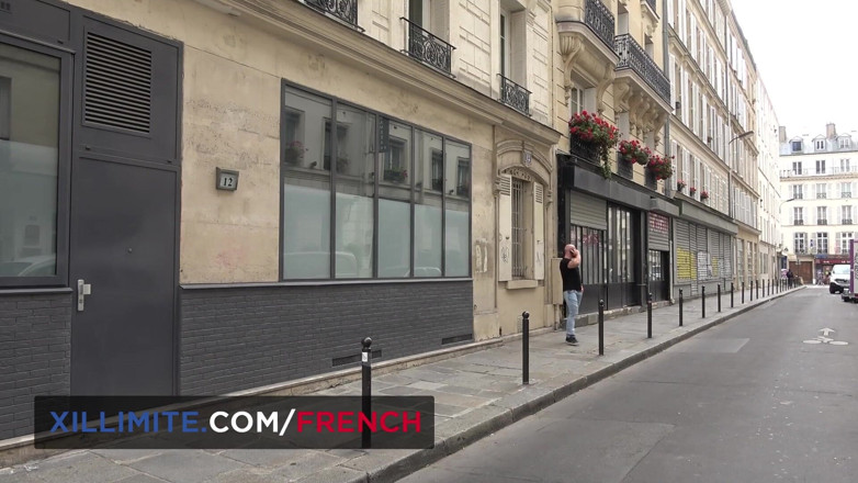 French girls at work: Пишні остеопати добре доглядають за своїми пацієнтами