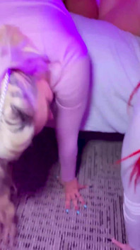 Adik tiri! Biarin kami nyepong kamu pov