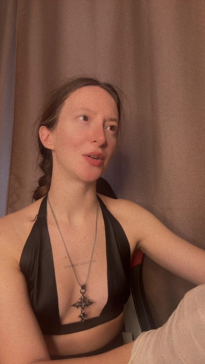 Skinny_lady69: Kontrola zadku