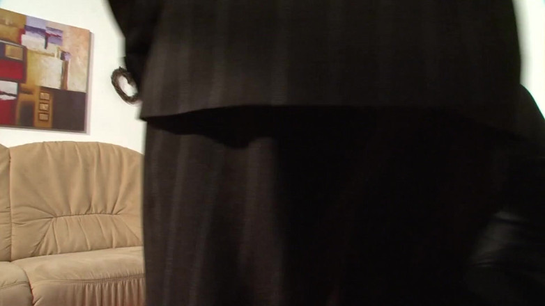 Absolute BDSM: Kongkek bertiga dengan Milf dan awek muda dengan zakar besar