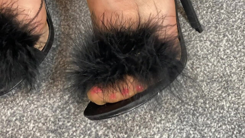 Mrs Mature Feet: Mrs Mature Feet Showing You All a Clean Pair of...