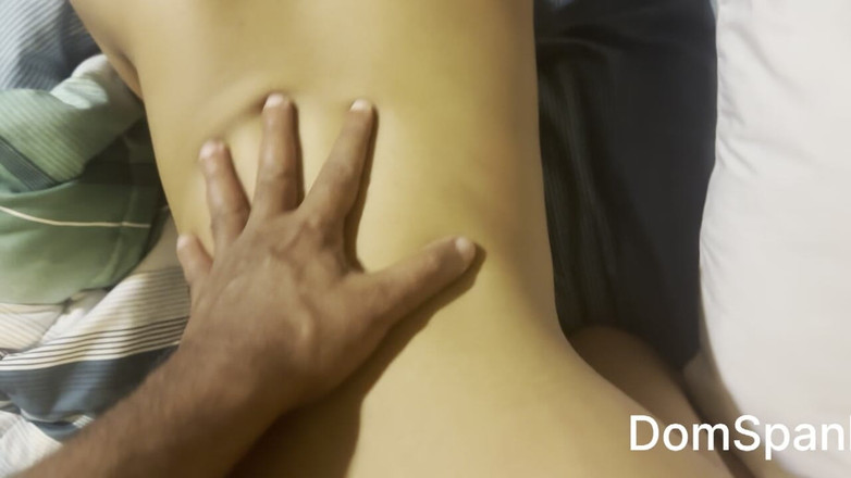 RealDomSpank: Drobná asijská náctiletá holka má první trénink análního sexu, celé...