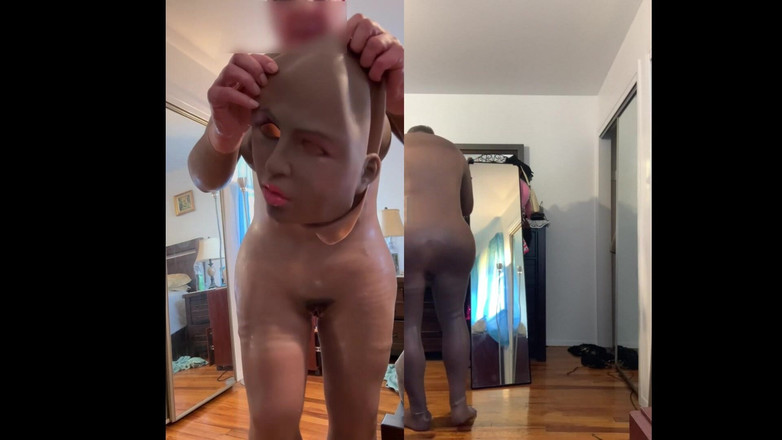 Deanna Doll: काली बेब danae सेक्सी सोने के स्नान सूट में, कपड़े उतार रही है, अपने डिल्डो को चोद रही है और अपने भार की शूटिंग कर रही है