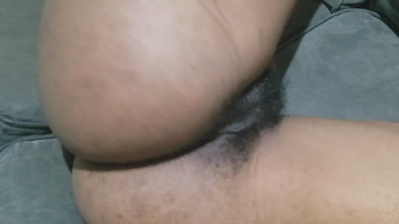 Lovemina: Pepek berbulu berpantat besar - lengkungan rahang dan tenaga semula jadi...