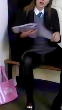 Sus Sk!rt cu Sophia Smith