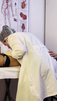 Pacient se stává tuhým před sestřičkou Během vyšetření