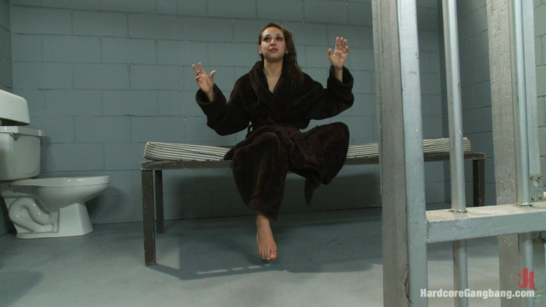 Hardcore Gangbang by Kink: Chola Love 2 : gangbang de vengeance en prison pour toutes les...