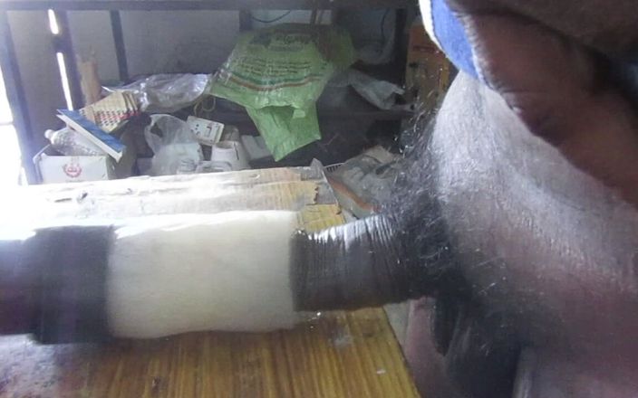 Tamil x cock: 自制的男性性爱机器 第1部分