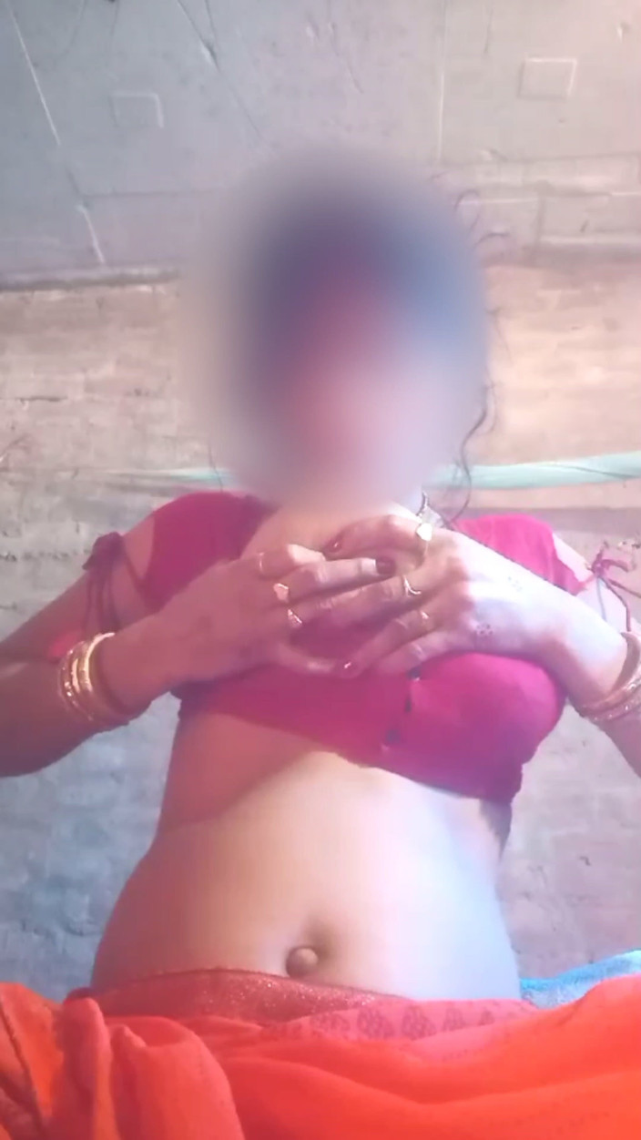 jayabhabhi: Indická domácí vesnická bhabhi natočila video