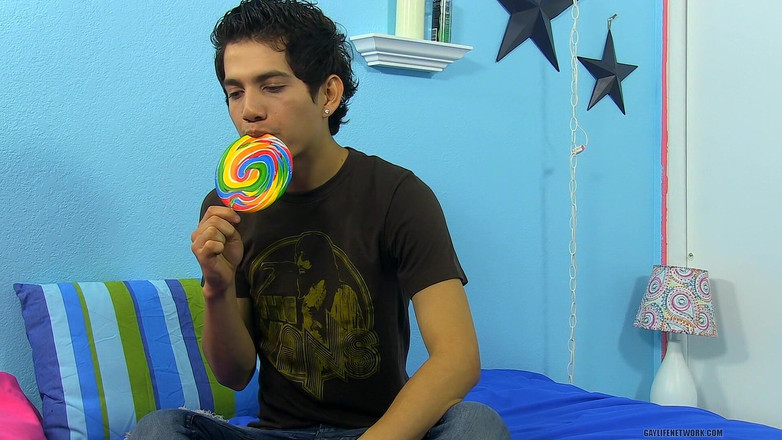 Lollipop Twinks: Gio paga il prezzo per russare