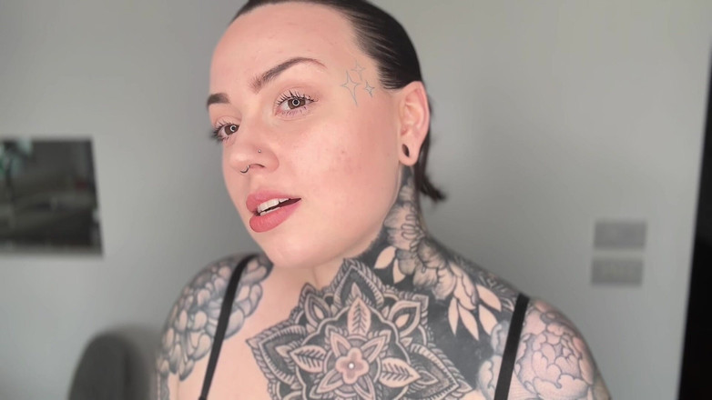 Miss Valentina: Wielbienie spiczastych uszu