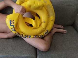 Inflatable Lovers: Bermain dengan float 2
