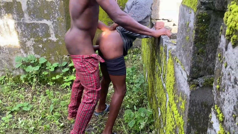 NaijaTeens: Fucked a Slut Behind My College Bush