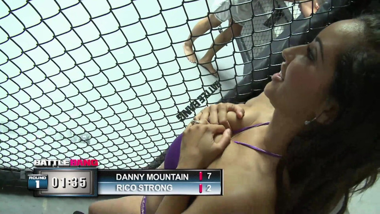 Black Sinner: बड़े स्तनों वाली साँवली लड़की Stacey Adams को Danny Mountain द्वारा दंडित किया जाता है