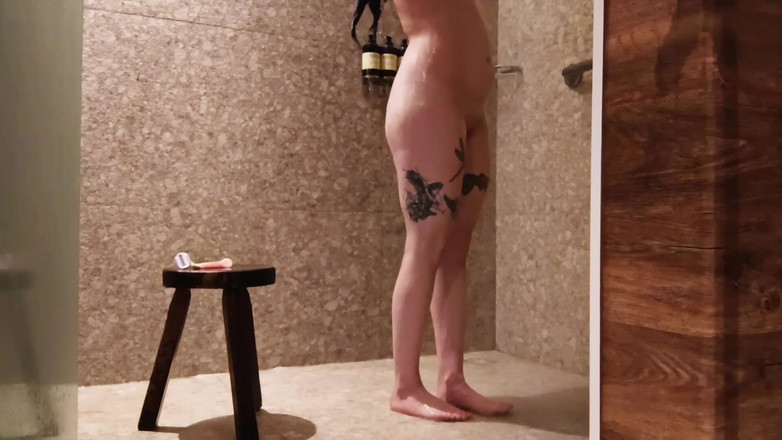 Candy Camille: La mia figa stretta è stata ben rasata e soddisfatta