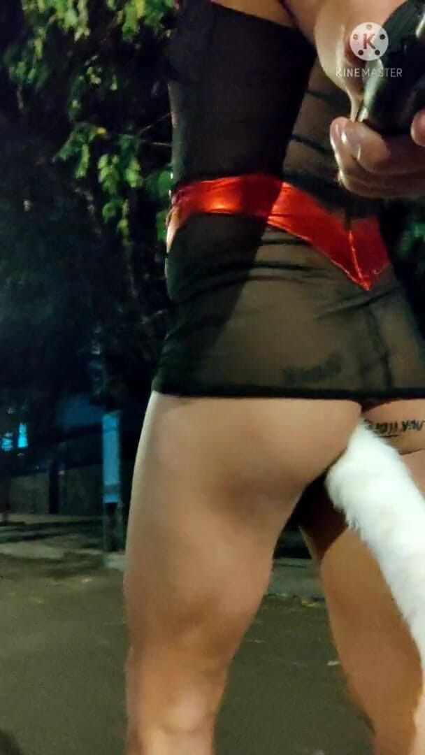 Traviezisha: Bekaretli kadın kılıklı kadın kılıklı kadın geceleri içinde tilki kuyruklu...