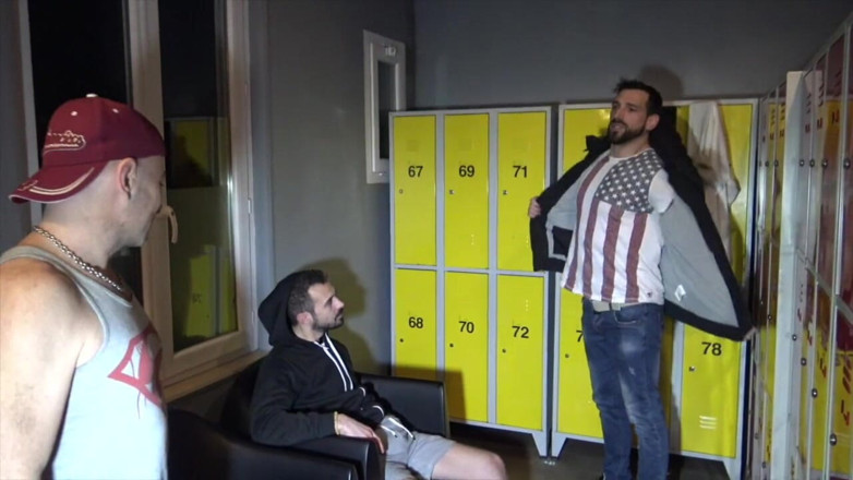 USED BAREBACK BY PORNSTARS HUGE COCK: Enzo Rimenez e folosit brut de Kolo Goan în vestiar
