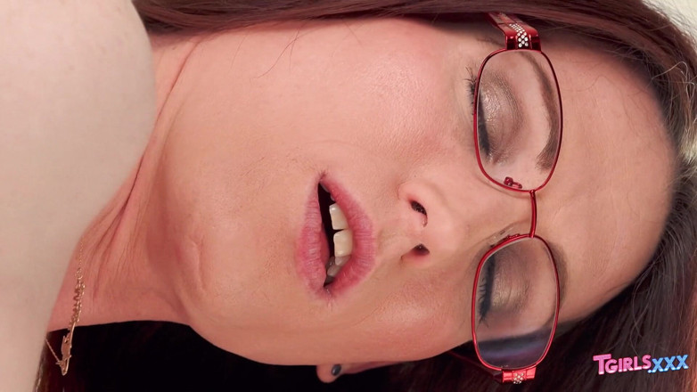 Tgirls xxx: TS Mystic Unicorn cums hard