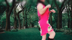 Kitty_Cross: 公园性感舞者人妖男性到女性变装者