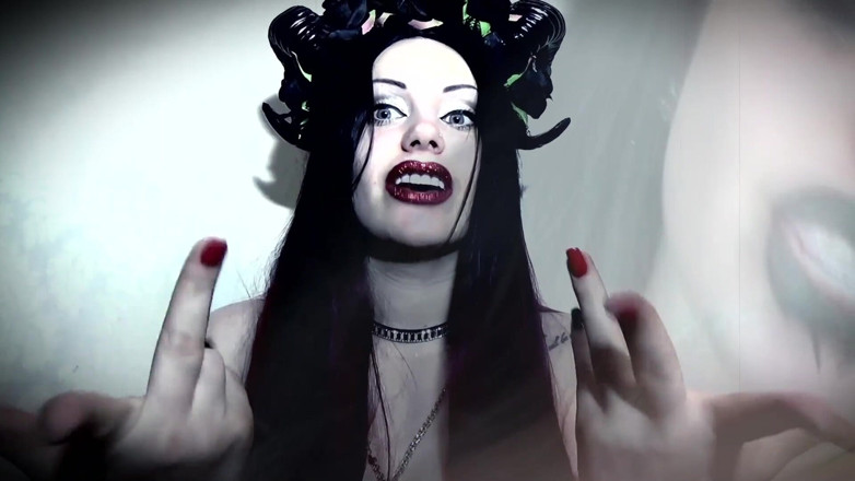 Goddess Misha Goldy: Moje uwodzicielskie usta - To drzwi do piekła! Pożeracz fetysz!