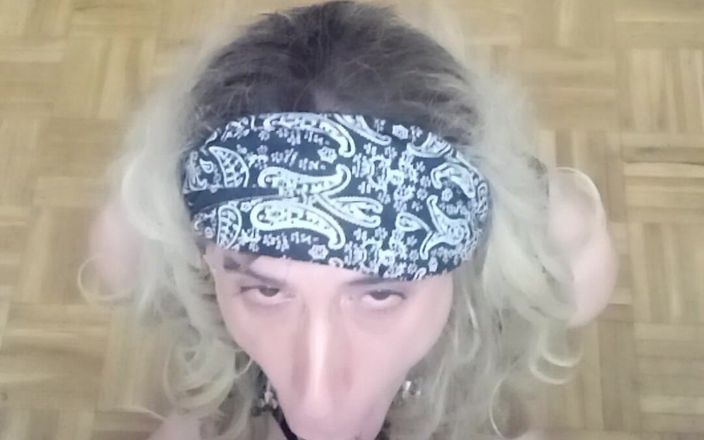 Penelopene27: Crossdresser Penelope Deeptroath