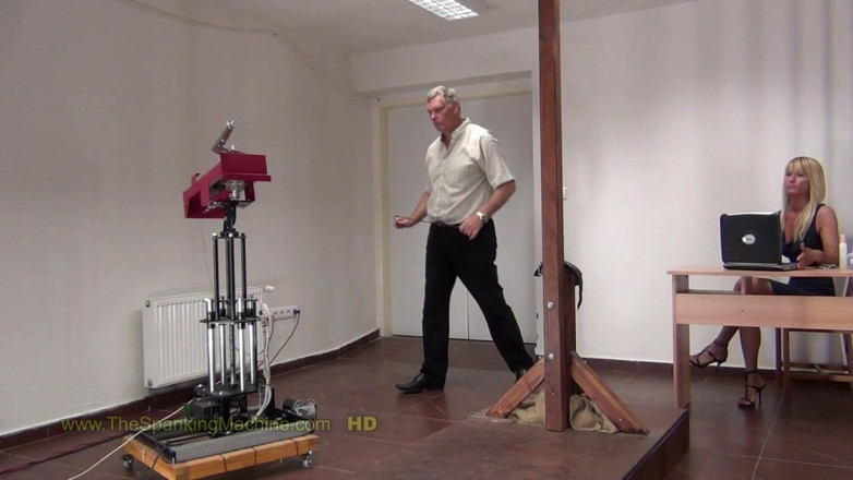 The Spanking Machine: Cora2 шлепающая машина - порка без спины