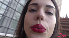 Smokin Fetish: 和甜美的Petra在楼梯上抽烟