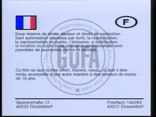 Genuine XXX: 苦しみを楽しむ従順なブロンド