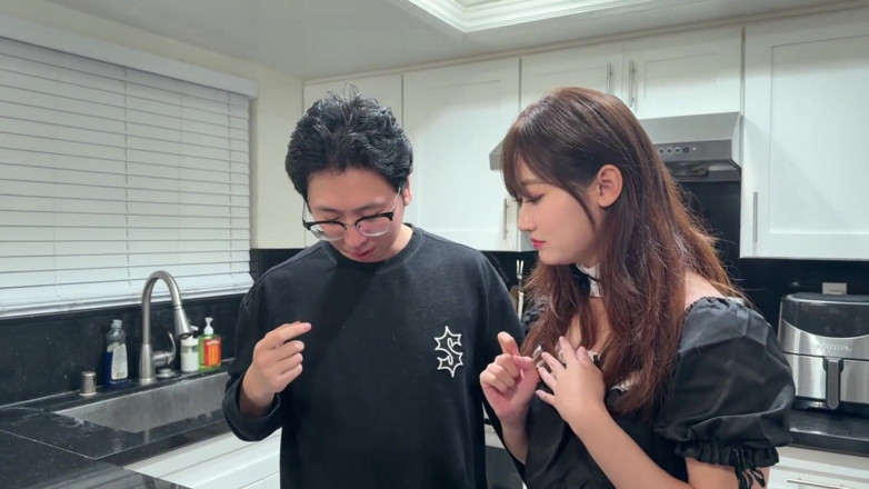 Chloe Lin: Home Baking Instructor Gets Fucked on the Kitchen Counter Before...