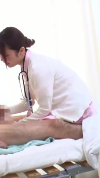Eine gutherzige krankenschwester half mir behutsam durch einen peinlich moment, der zu einer unvergesslichen begegnung führte - teil 4