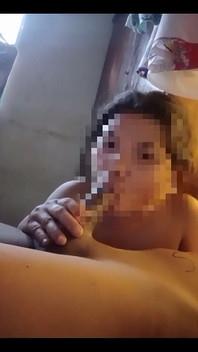 Lei mi succhia il cazzo fino a quando non è tutto a secco