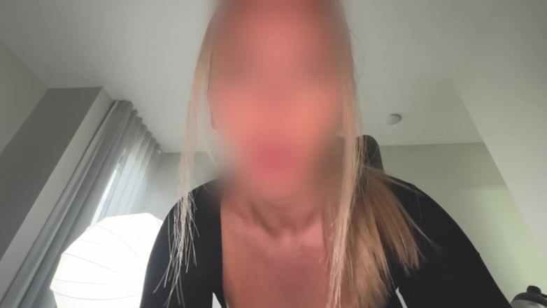 AlexSinner: Bölüm 2 üvey erkek kardeşim beni sikiyor