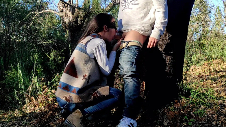 Sensual imagination 69: Un enorme pompino nella nostra passeggiata per la foresta