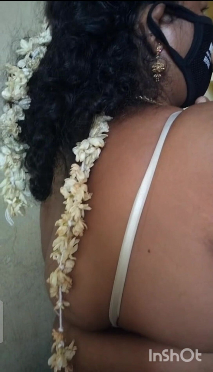 Priya aunty: Tamil Village Aunty Dirty Talking Nad Showing Her Body