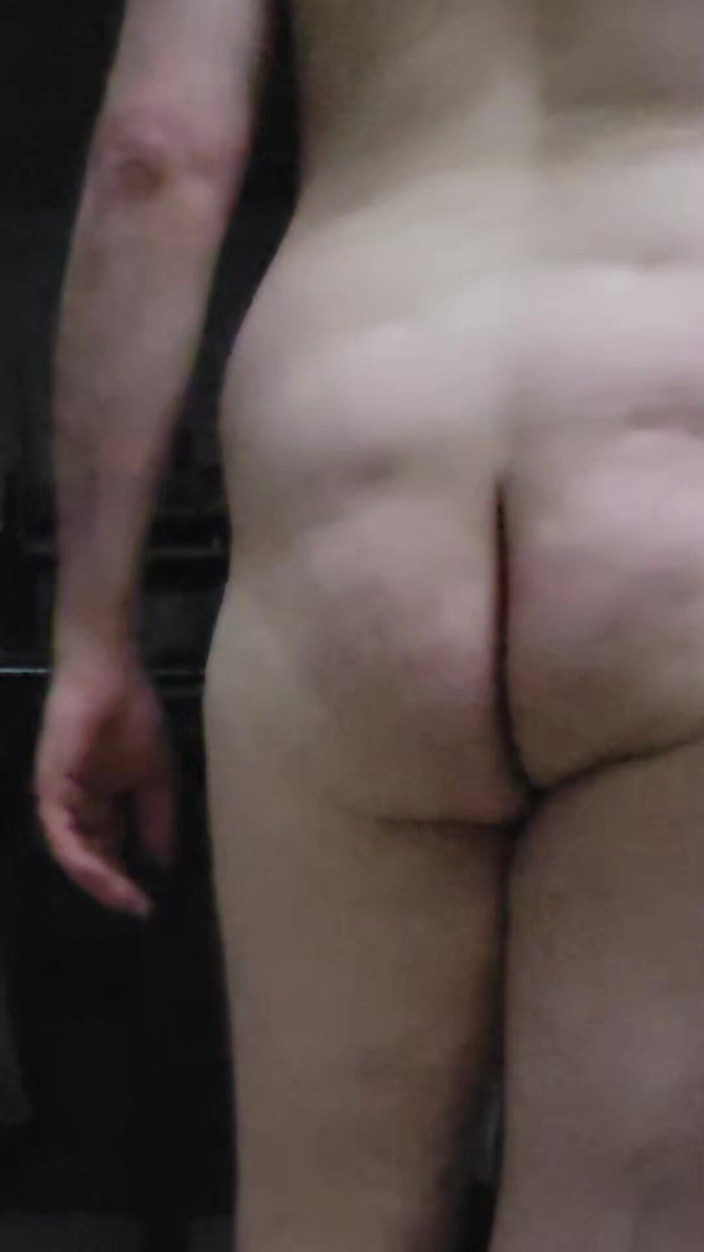 TikTokCock: Il culo sexy viene muovato mentre i poteri fuori