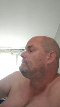Po przedrozciąganiu dziwka kontynuuje