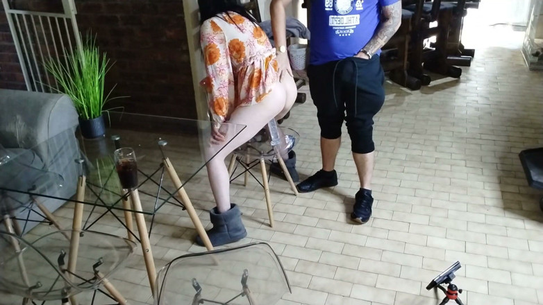 Bigjoefuckalott: Tertangkap isteri kawan saya mengongkek dildonya di atas kerusi
