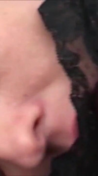 Cewek sange rambut cokelat dientot dari belakang