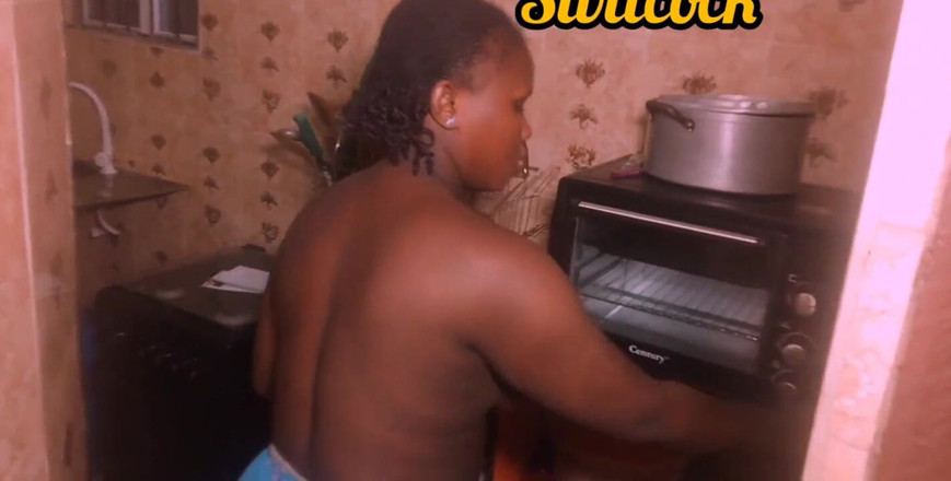 Switcock: 彼はキッチンで私をファックした