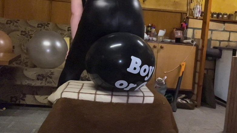 BeachBallsDuo: 큰 풍선 10개와 큰 호일 번호 풍선 2개에 100kg의 Bigbootylucy가 무수정 분쇄되었습니다! 슬로우모 카메라 2대