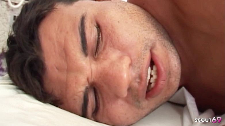 Shemale TS Collection: Killen får sin första anal knull från en stor tuttad...