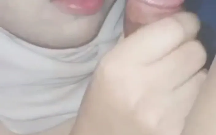 Jilbab69: मेरी हिजाब पत्नी कामुक है और तब तक चोदना चाहती है जब तक उसकी चूत गीली नहीं हो जाती