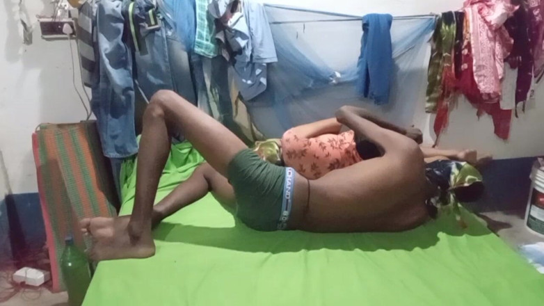 Bengaliauntykichut: Desi Hot Ass Sexy Village Women Romance